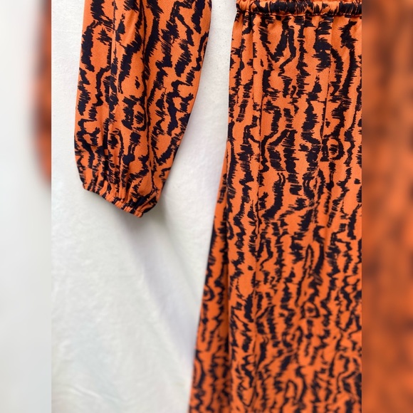 Patterned maxi dress with tie drawstring waist - Picture 3 of 4